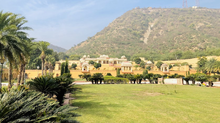 Explore Sisodiya Rani Ka Bagh: Garden timings, entry fee, and scenic beauty.