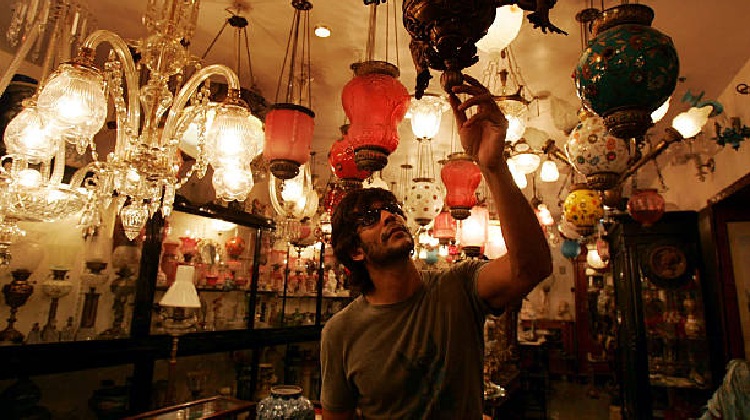 Delhi Chor Bazaar with unique antiques and treasures. Explore Chor Bazaar in Delhi and vibrant Delhi Chor markets.