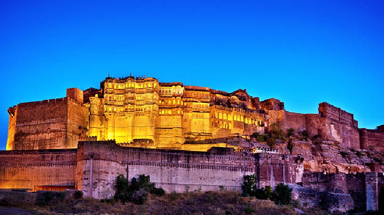 Experience the enchanting Blue City, Jodhpur, with captivating tours and desert safaris. Spend a memorable night in Jodhpur exploring its vibrant culture and desert landscapes.