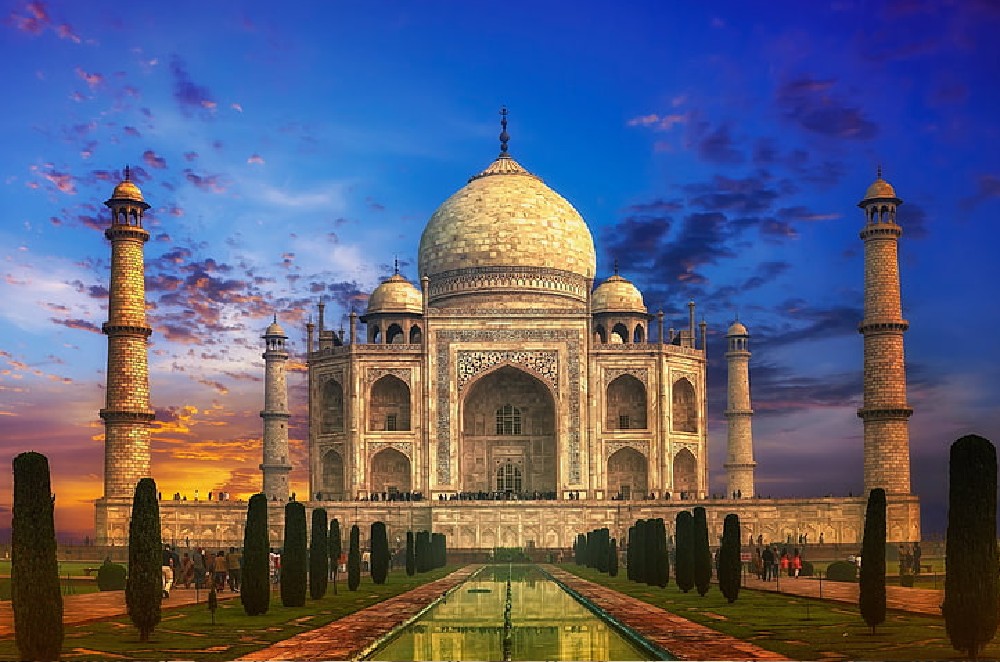 Convenient Ways to Reach Taj Mahal: By Car, Train, and Air for Your Unforgettable Visit.