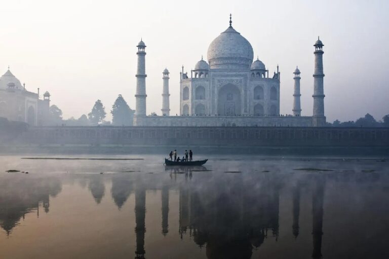 Same Day Taj Mahal Tour by Train: Delhi to Agra, Explore Taj Mahal with a Convenient Train Journey from Delhi