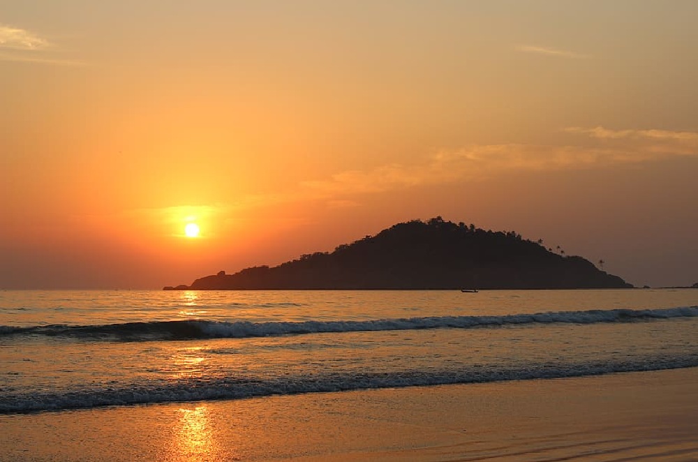 Explore Palolem Beach in Goa: essential information on reaching, activities, and things to do at Palolem Beach.