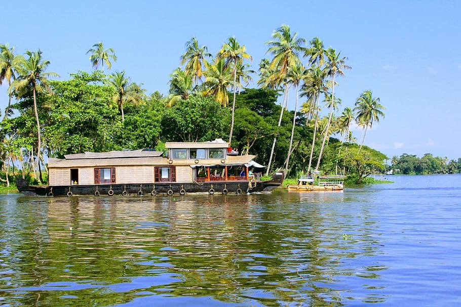 Alleppey en Kerala: descubre la historia de Alleppey y disfruta de un tour en la casa del barco. Planifica tu viaje a Alleppey hoy mismo.