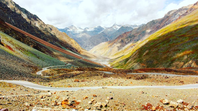 Trekking en Ladakh: descubre información sobre lugares y rutas para hacer trekking en Ladakh.