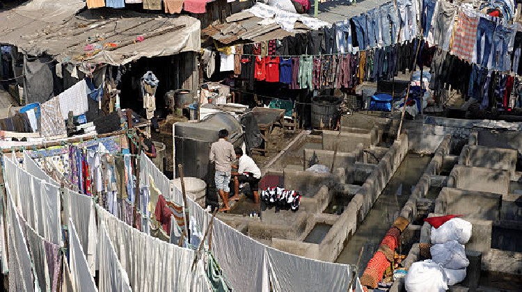 Mahalaxmi Dhobi Ghat en Mumbai: Descubre este famoso lavadero al aire libre y cómo llegar para una experiencia cultural única.