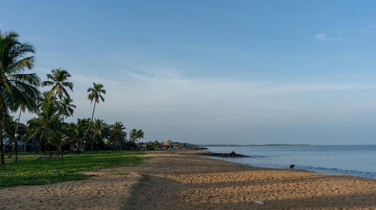 Imagen de Juhu Beach Mumbai, información sobre cómo llegar y los horarios de visita. Descubre también las cuevas en Mumbai y su fascinante patrimonio cultural.