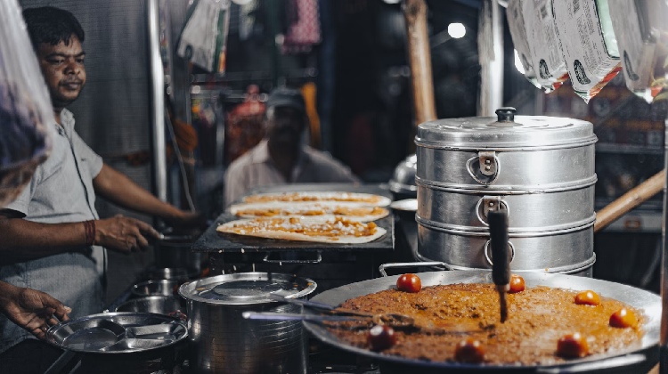 Deliciosos platos de Uttarakhand, incluyendo la comida en Uttarakhand y los famosos platos Garhwali de Uttarakhand.