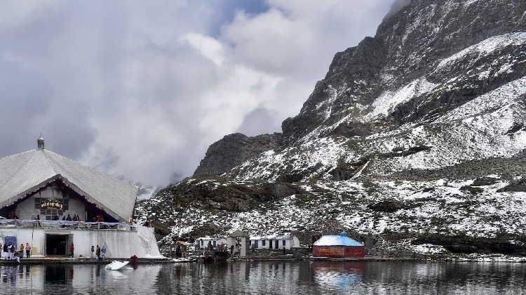 Imágenes de Sitios de Patrimonio en Uttarakhand, incluyendo sitios populares y históricos en Uttarakhand.