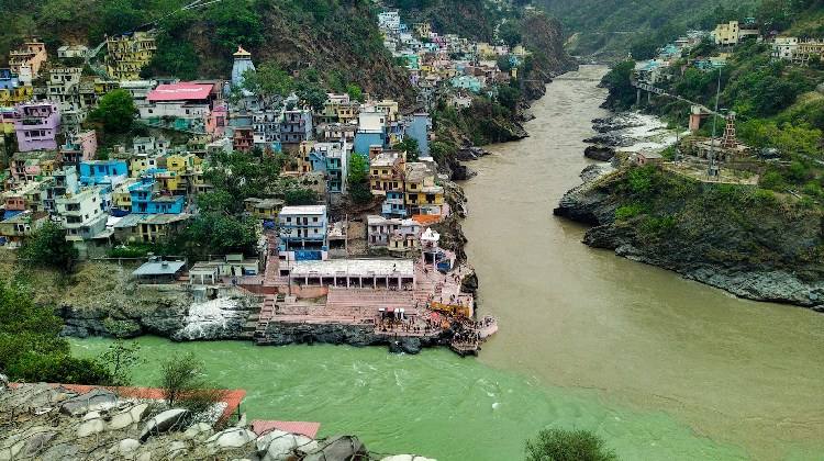 Folklore de Uttarakhand: música y danza tradicional, bailes y música folclórica en Uttarakhand.