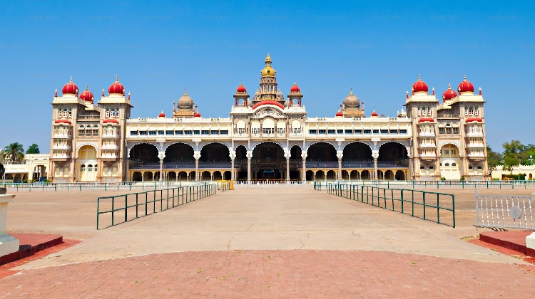 Monumentos famosos de Kerala: descubre los monumentos históricos más destacados de la región.