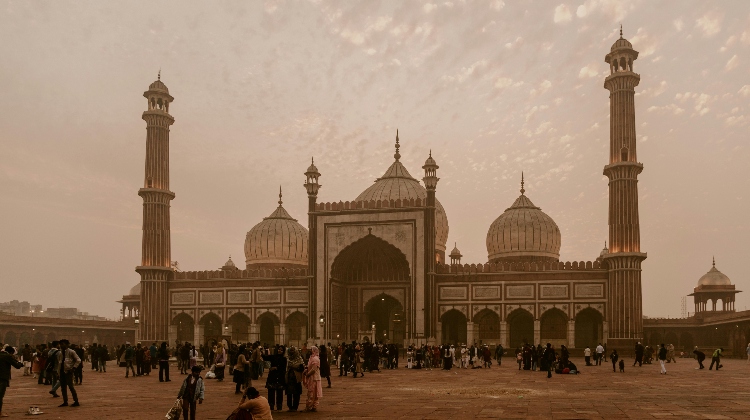 Grupo turístico en el Tour del Triángulo Dorado de 6 días por India, con visitas a Taj Mahal, Jaipur y Delhi.