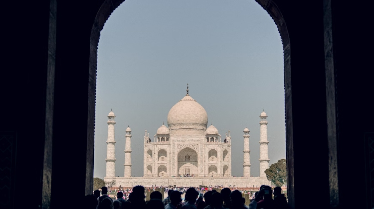 Grupo turístico explorando India durante un tour de 15 días, con un emocionante paquete turístico que abarca diversos destinos y experiencias únicas.