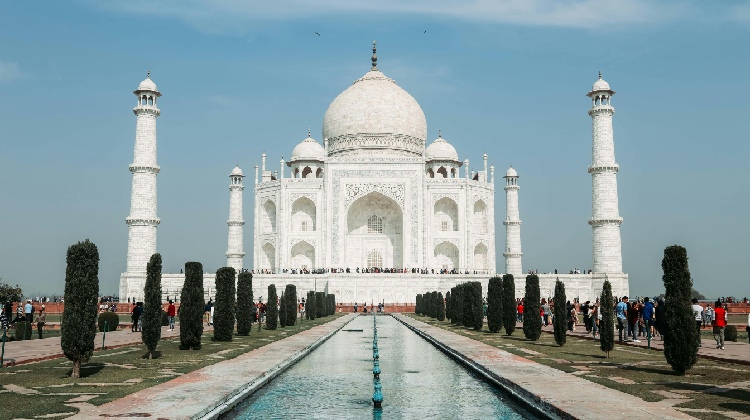 Tour al Taj Mahal en el mismo día en coche desde Delhi, visita exprés a Agra desde Delhi en un día, destacando el Taj Mahal y otros monumentos históricos.