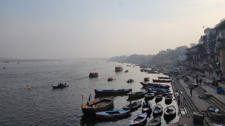 Descubre la historia de Varanasi y la antigua historia de Varanasi, incluida la historia de los templos de Kashi.