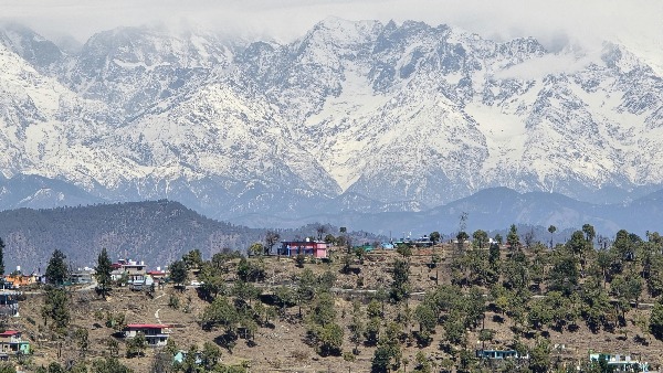 How to Reach Uttarakhand: Scenic routes for traveling to Uttarakhand by road.