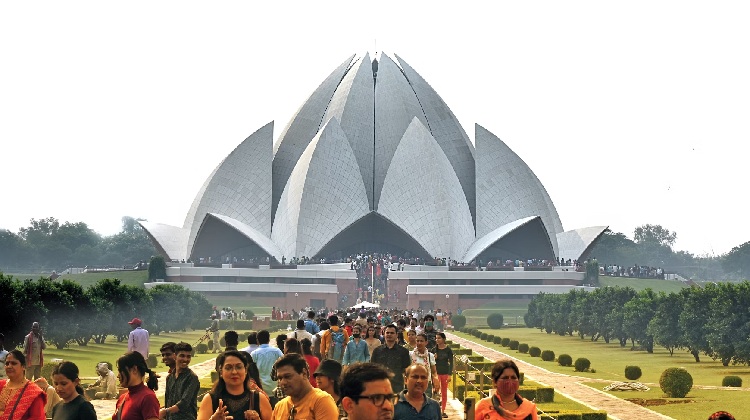 Descubre Delhi con nuestro tour privado de turismo en coche. Visita los lugares más emblemáticos con guía experto.